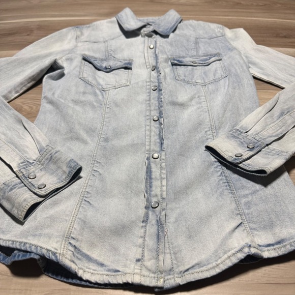Guess Denim Western Shirt Womens S Light Wash Pearl Snap Button Down Vintage - Picture 2 of 13